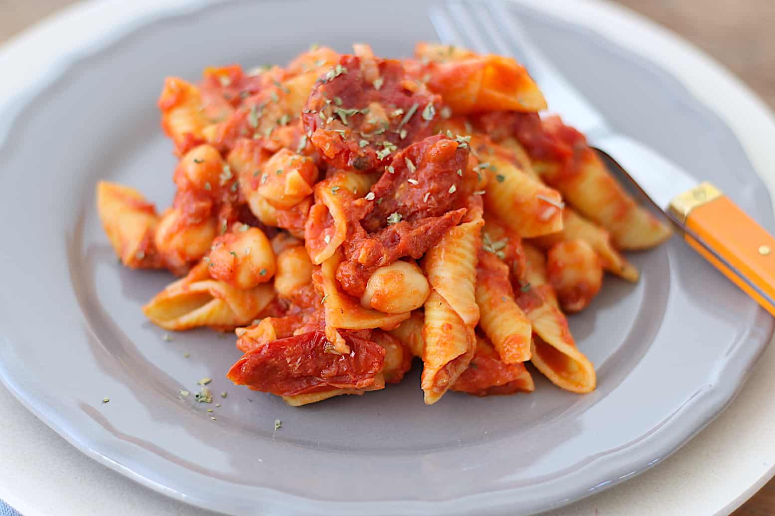 PASTA MET TOMAAT, TONIJN EN SARDINES