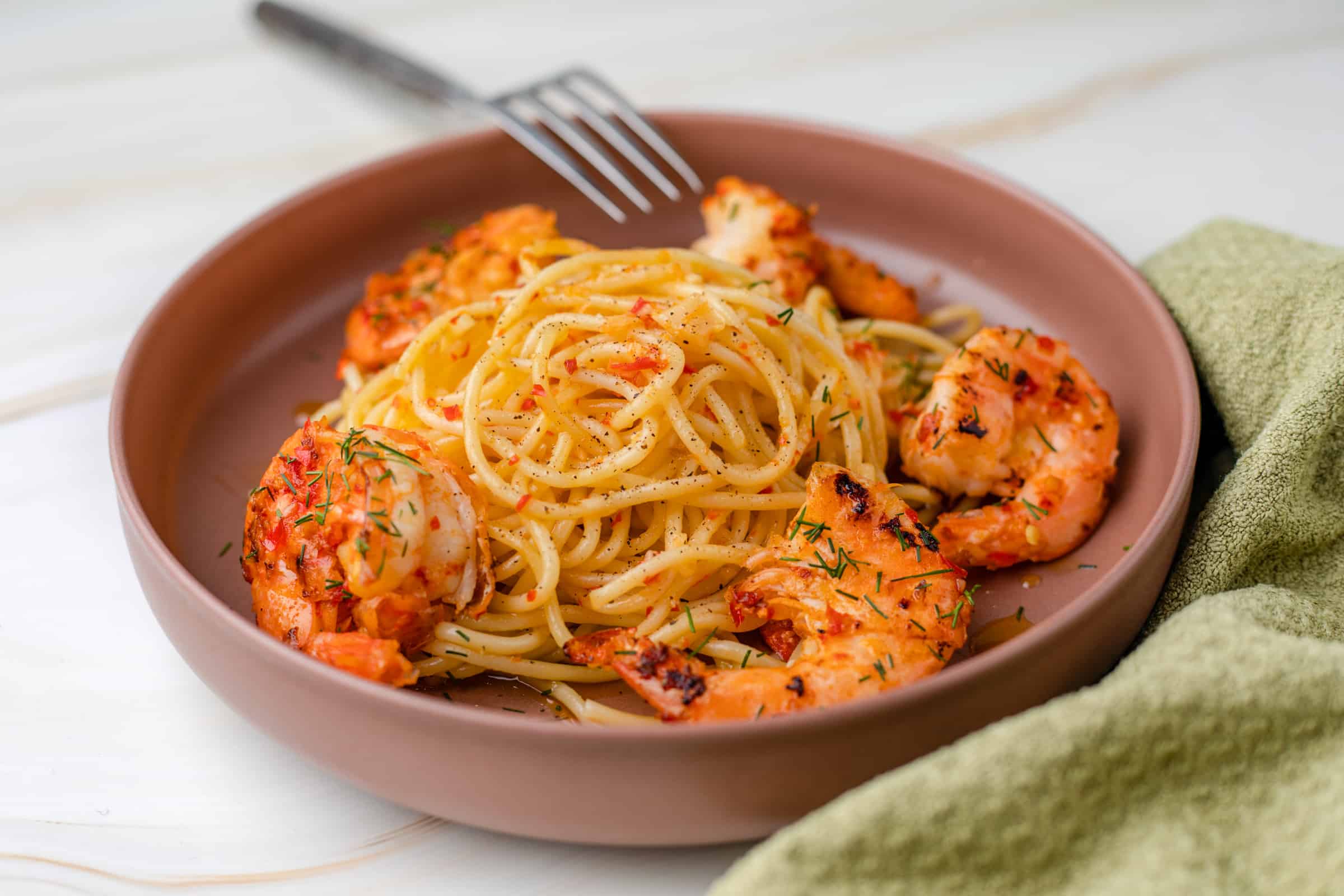 Spaghetti aglio e olio met grote garnalen I Online diëtist