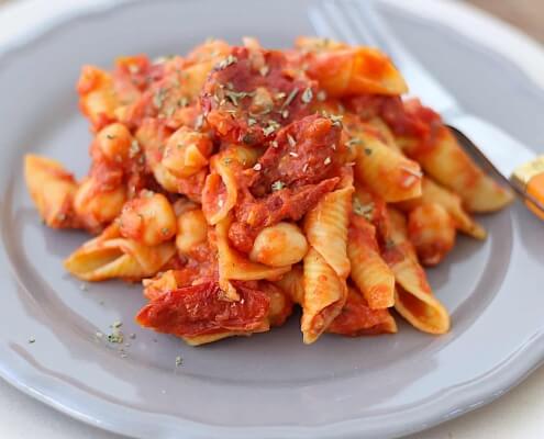 PASTA MET TOMAAT, TONIJN EN SARDINES